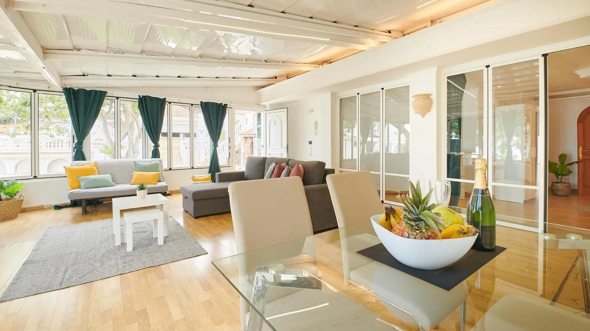 Beexclusive Apartamentos アデヘ 0*,  スペイン